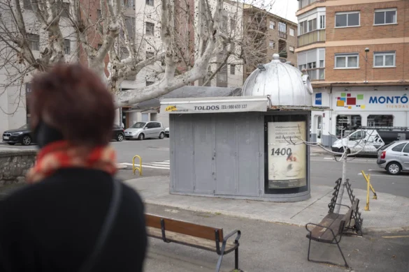 Quiosco de la plaza de la Puentica. Foto Emilio Fraile.