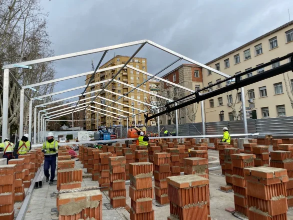 Obras del mercado de abastos provisional en La Marina.