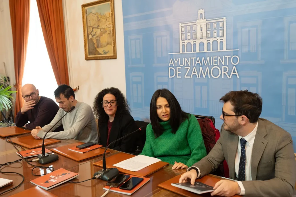 Pifa Montgomery, Eduardo Cabrero, Judit Pino, María Eugenia Cabezas y Víctor López de la Parte.