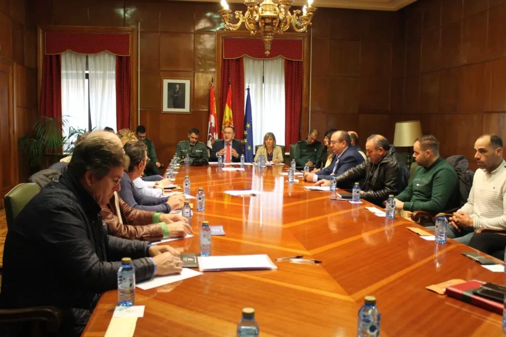 Reunión en la Subdelegación por las protestas del campo. 