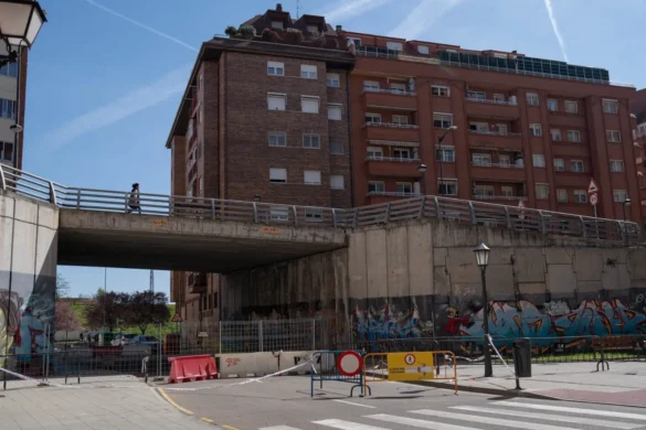 Obras en la calle de Puerta Nueva en 2024. Foto Emilio Fraile.