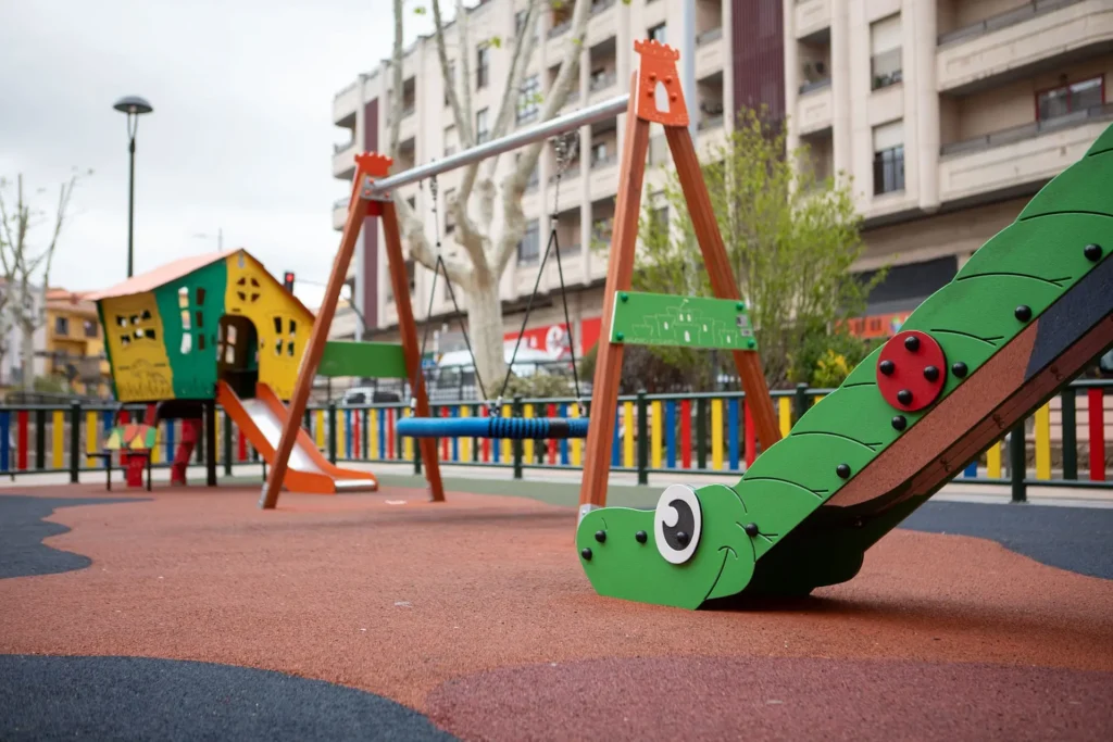 Parque infantil en Zamora. Foto Lara Coello