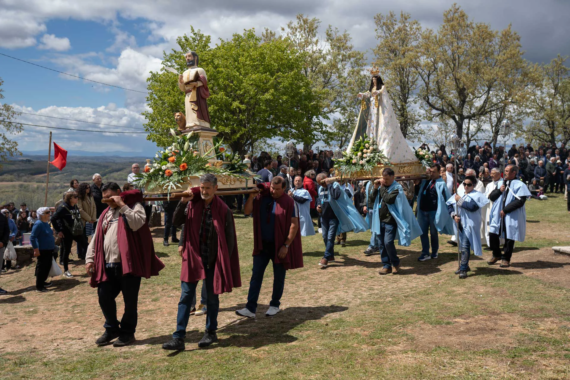 La Virgen de la Luz y San Marcos durante la procesión. Foto Emilio Fraile.