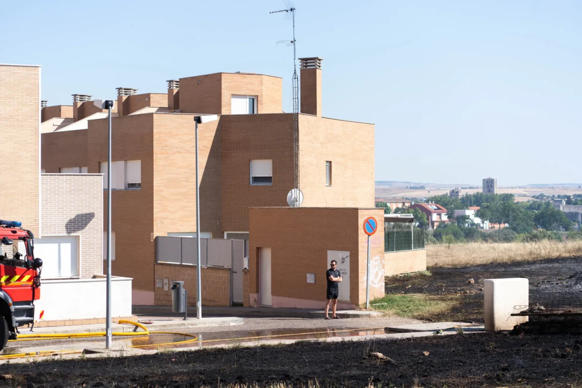 Chalés afectados. Foto Emilio Fraile