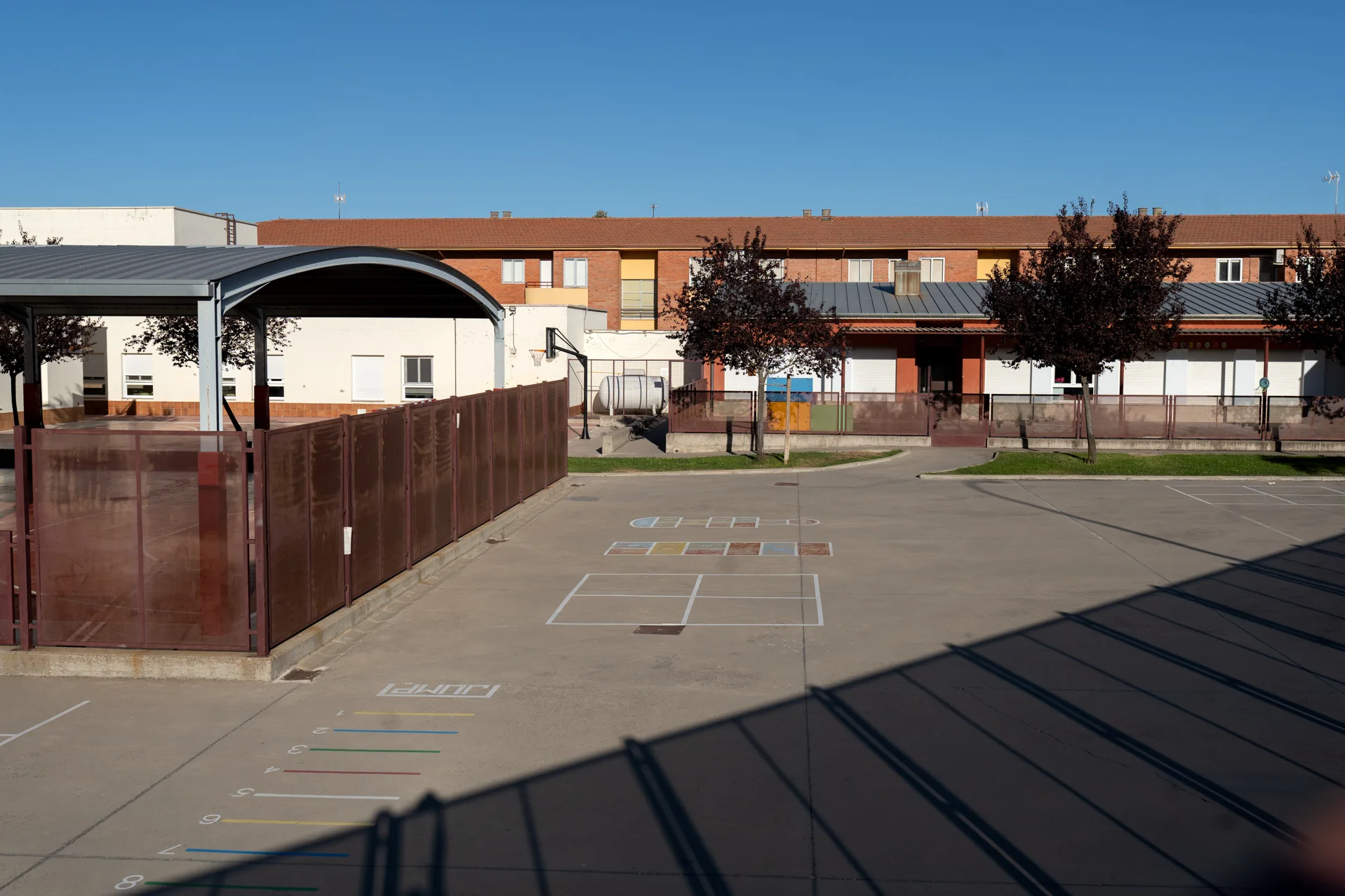 Colegio de Educación Infantil y Primaria de Morales del Vino. Foto Emilio Fraile.