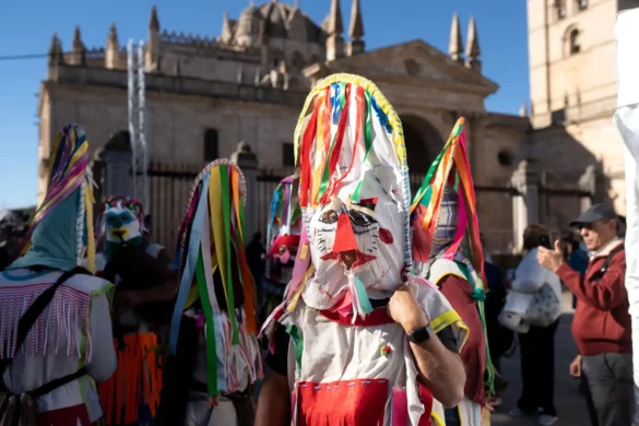 Las mascaradas participan en Fromago.