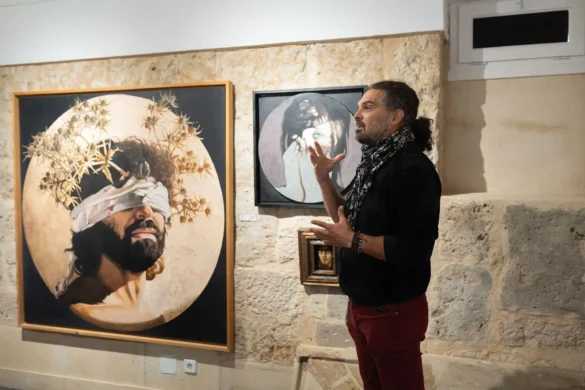 Adeva, en su exposición. Foto Emilio Fraile