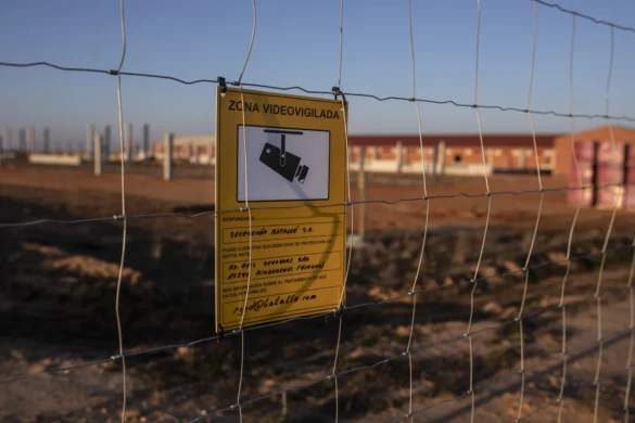 Instalaciones de una macrogranja en la Tierra de Campos. Foto Emilio Fraile