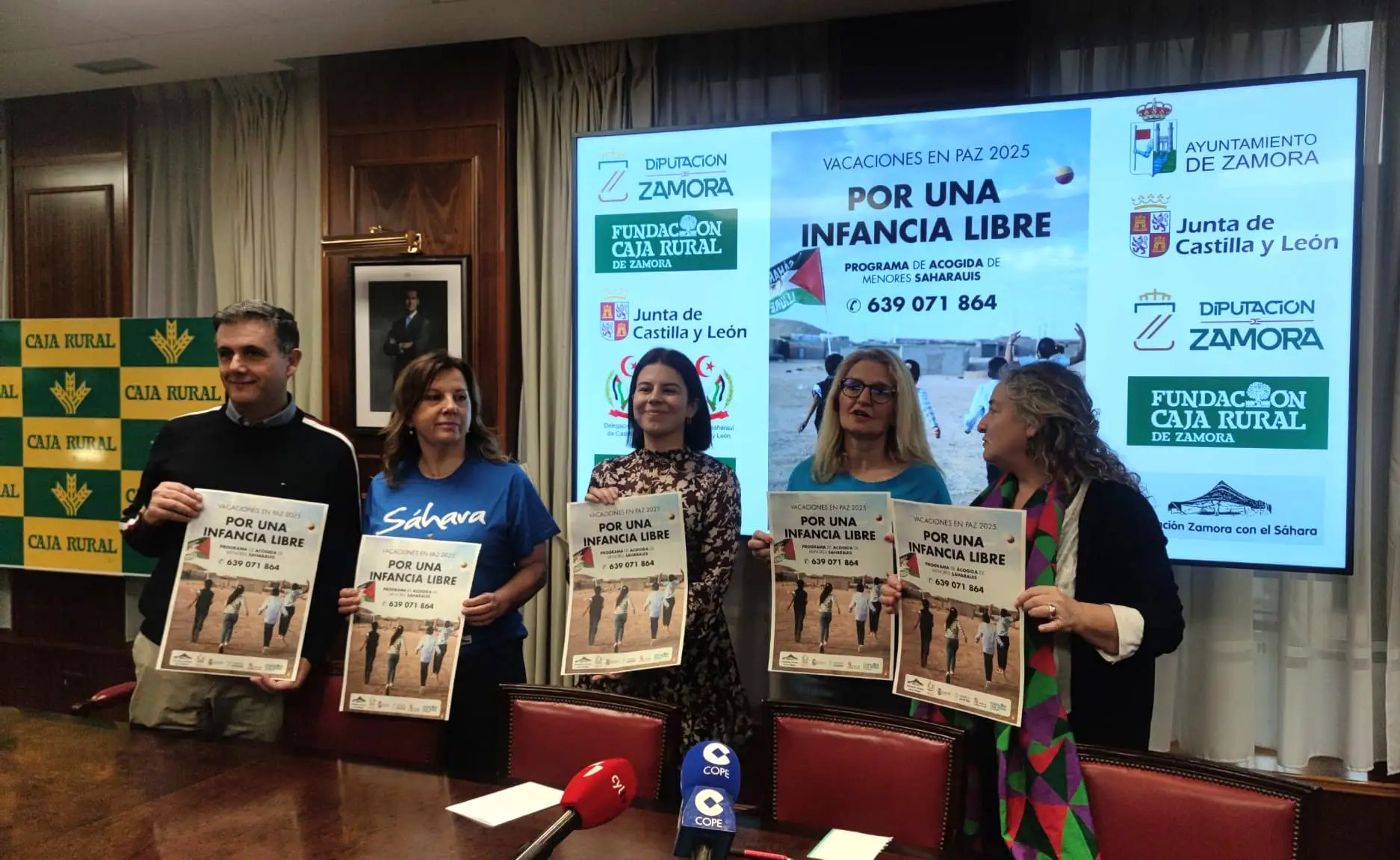 Presentación del programa "Vacaciones en paz" en la sede central de Caja Rural de Zamora